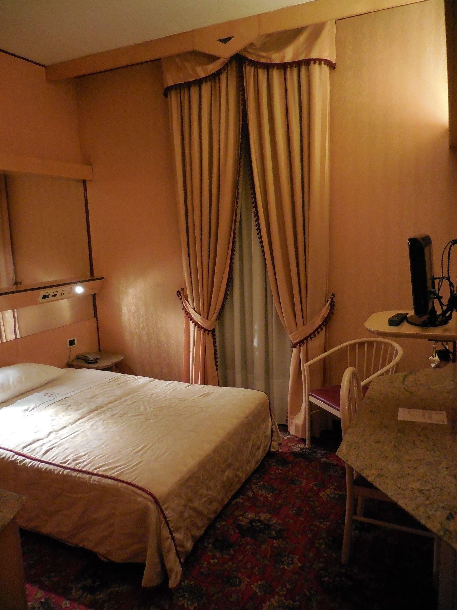Hotel Roma Cesano Boscone Exterior photo